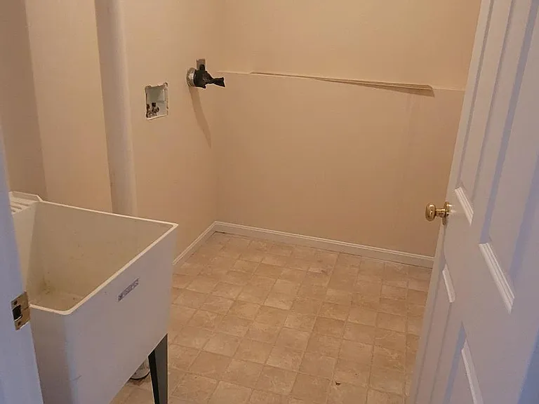 6838 Gordon Blvd — Photo 5