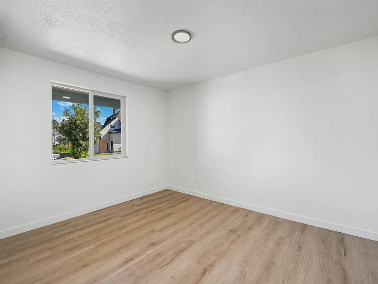 288 E Downington Ave — Photo 11