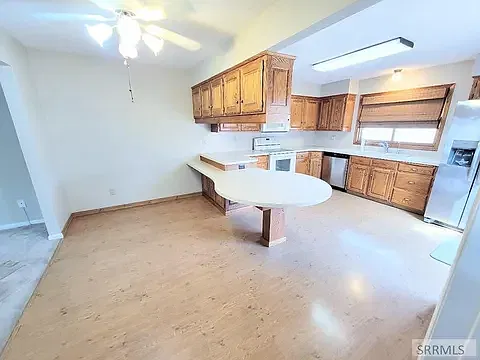 2 bed, 1243 sqft, $1,650 — Photo 4