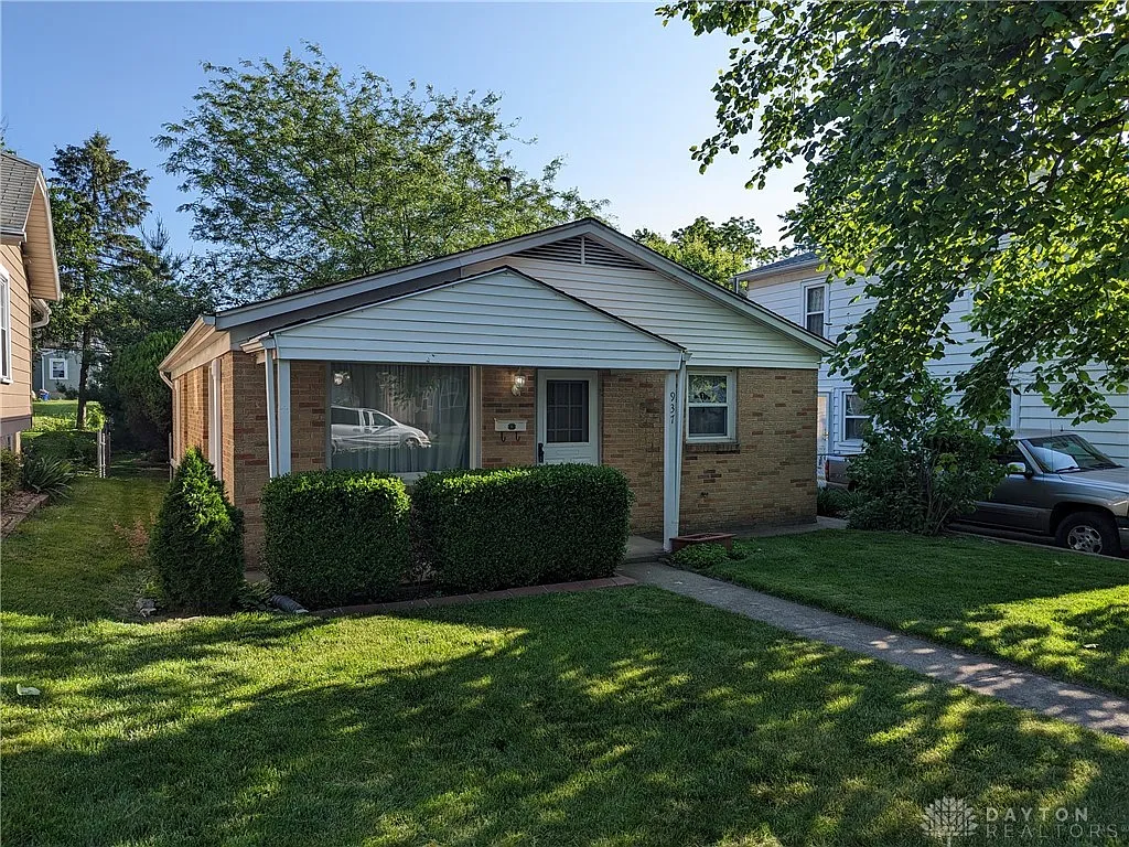 937 Weng Ave photo 1