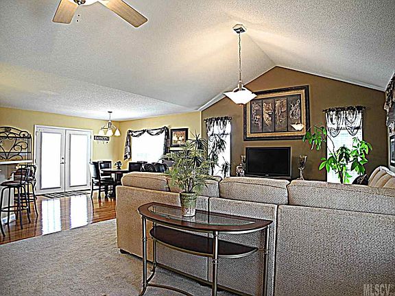 4th image of 3041 Grassy Meadows Ct