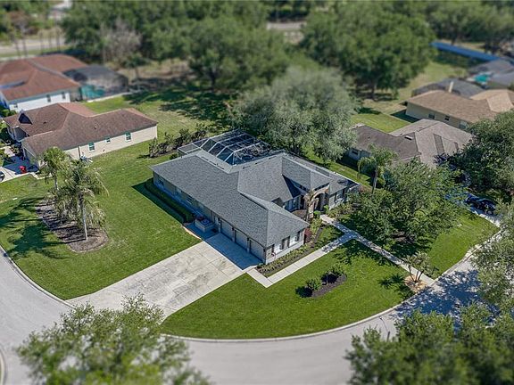 3rd image of 3013 Sutton Woods Dr