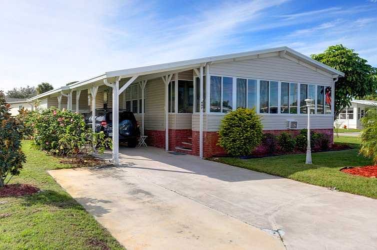 1st image of 447 Plover Dr
