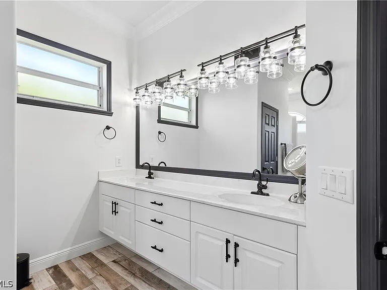 2202 Grove Dr — Photo 27