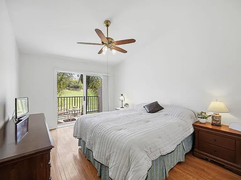 2370 Greenbriar Dr #C — Photo 10
