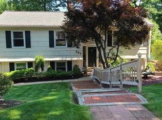 267 Carentan Rd, Hopatcong, NJ 07843