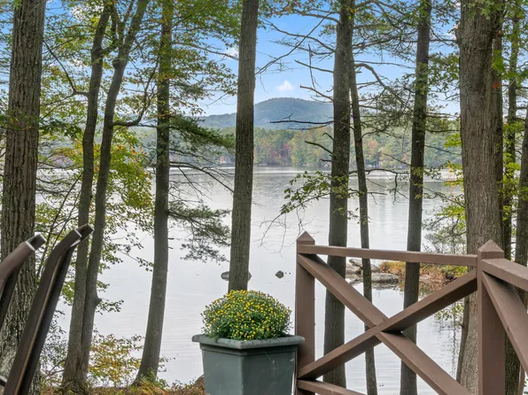 37 Pulpit Rock Road, Raymond, ME 04071