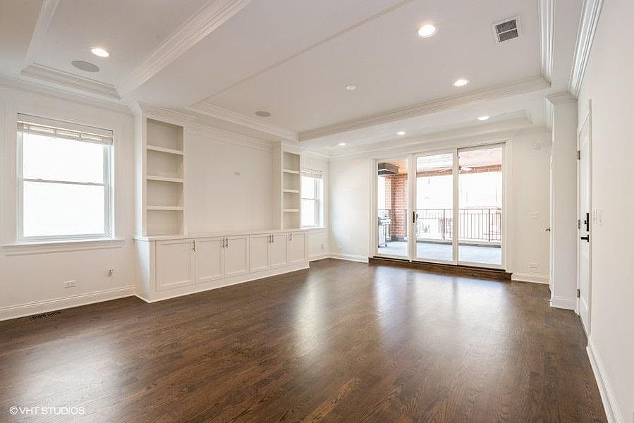1st image of 4727 N Winchester Ave #1