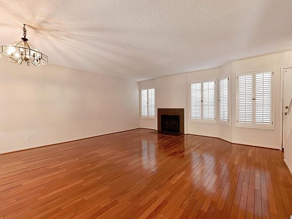 3rd image of 773 S Marengo Ave APT 8