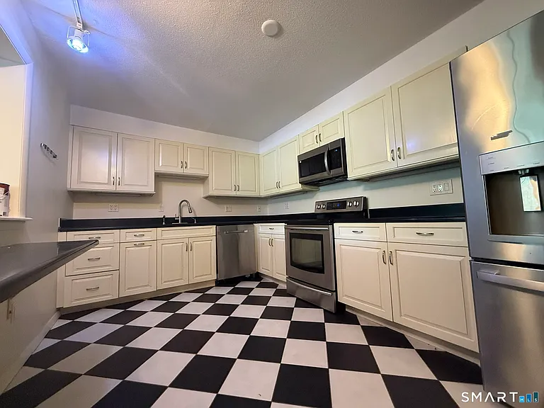 1460 Elm St #132 — Photo 29