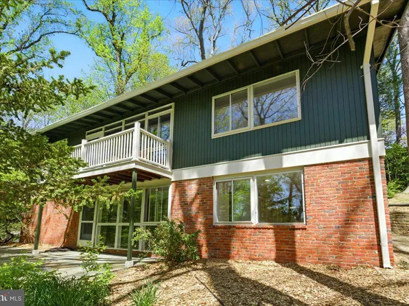 7211 Macarthur Blvd, Bethesda, MD 20816