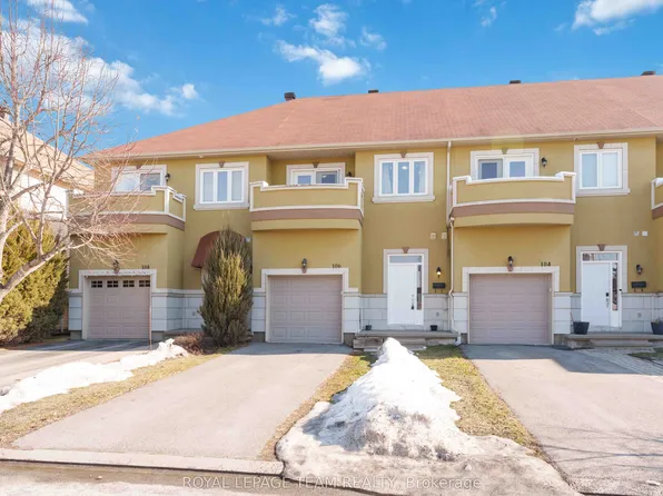 106 Whispering Winds Way, Ottawa, ON K1W 0B7
