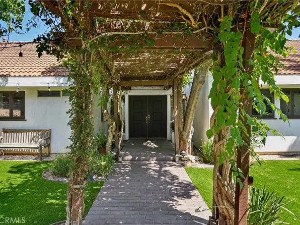 191 Dapplegray Rd, Bell Canyon, CA 91307