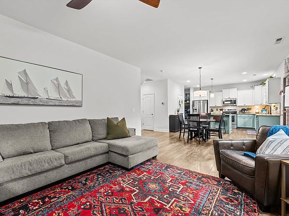 5th image of 400 Everest Ct
