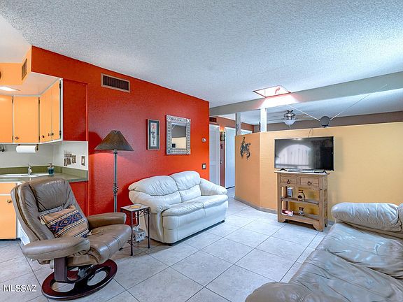 4th image of 108 W Calle Del Ano