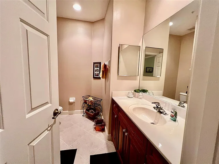 3304 Sunset Key Cir #D — Photo 25
