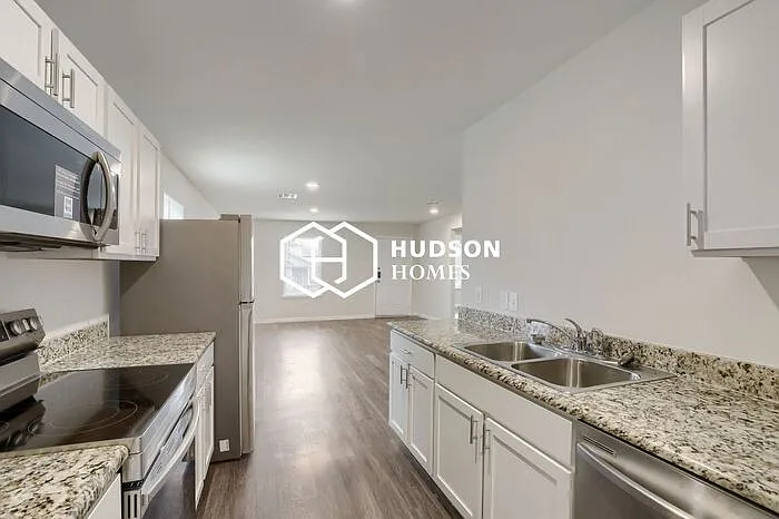 1001 S Terrace St — Photo 6