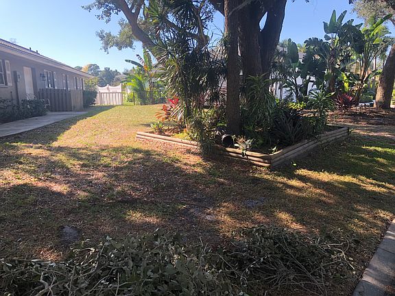 5th image of 8072 Estates Dr