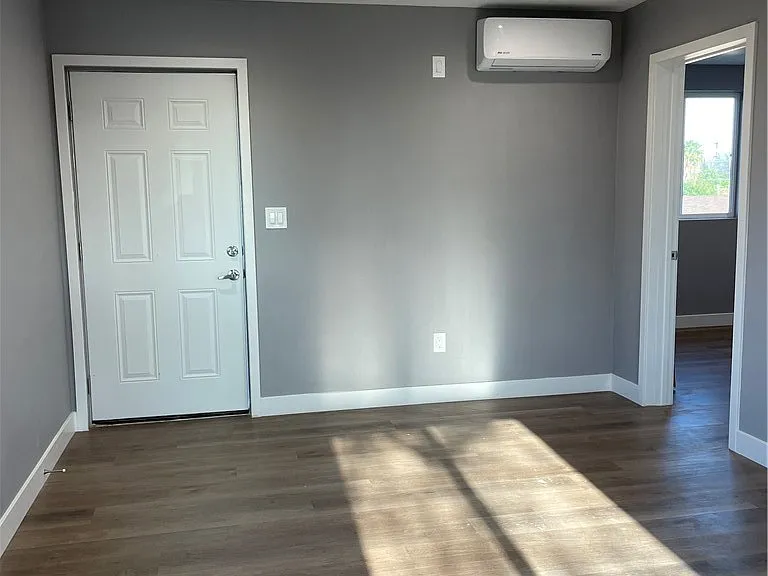 6542 A El Cortez Ave — Photo 2