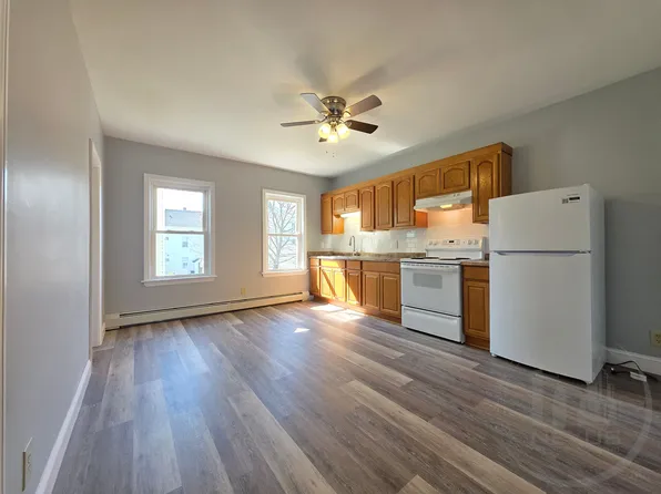 9 River St #11, Cumberland, RI 02864