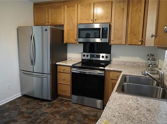 4th image of 727 Diamond St