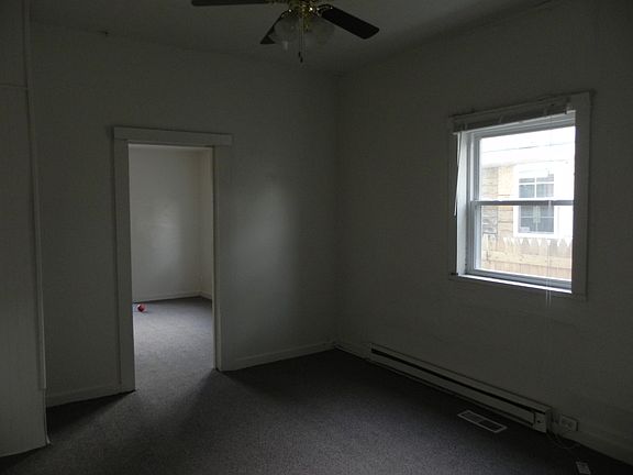 4th image of 3026-3028 W Jackson St