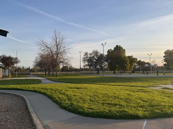 Johnston Park Apartments, 2801 Grove Ave #1020cbf35, Sacramento, CA 95815