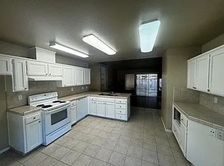 7117 N Antioch Ave APT D, Fresno, CA 93722