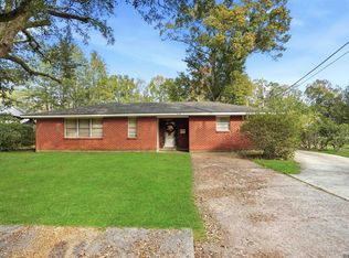 1634 Windsor Dr, Baton Rouge, LA 70815