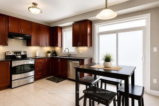 100 Sun King Cres — Photo 6