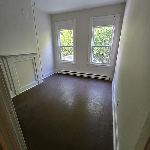 60 Osborne St #1 Photo 1