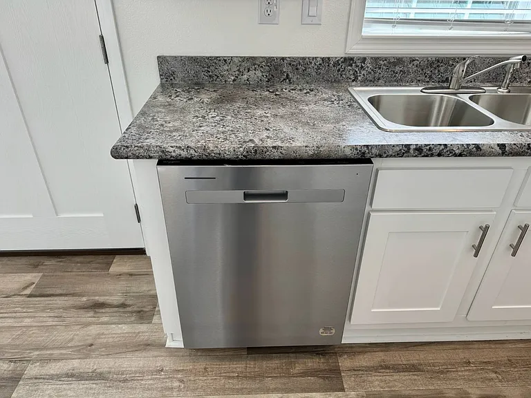 887 E Colonial Cir — Photo 11
