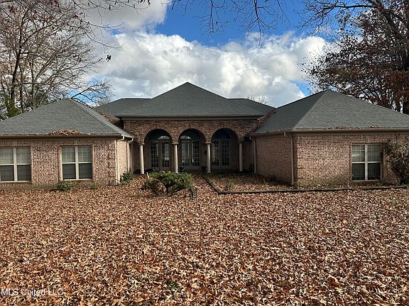 2nd image of 31 Landen Cir