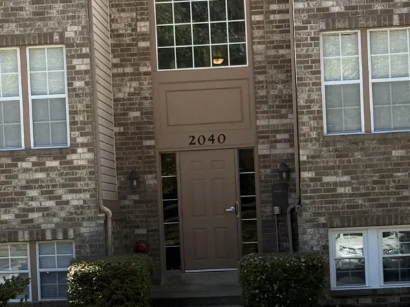 2040 Alice Ave APT 304, Oxon Hill, MD 20745