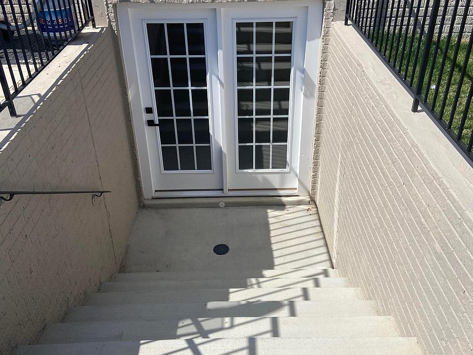 Entrance to apartment