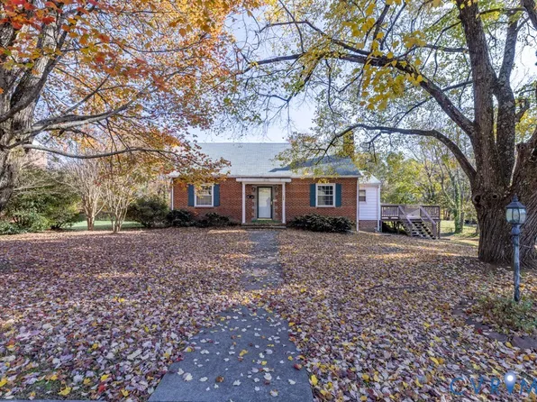 106 Courthouse Rd, Blackstone, VA 23824