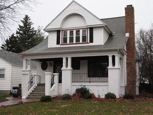 1st image of 809 W Buell Ave