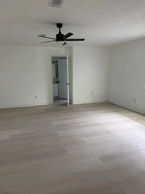 4 bed, 2.0 bath, 2056 sqft, $2,300 — Photo 3