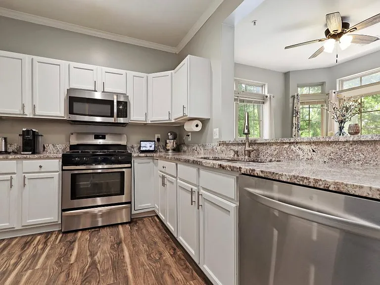 46381 Pryor Sq — Photo 8