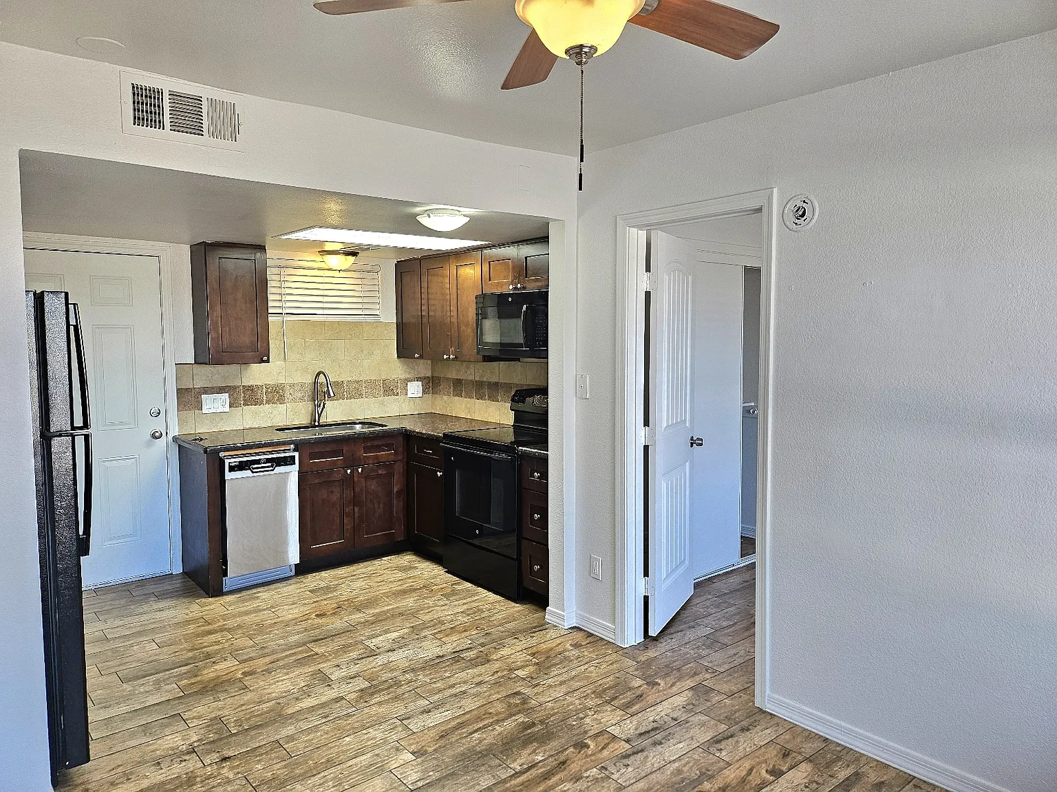 1 bed, 625 sqft, $895 — Photo 3