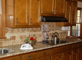 221 Cardigan Cir SW, Lilburn, GA 30047