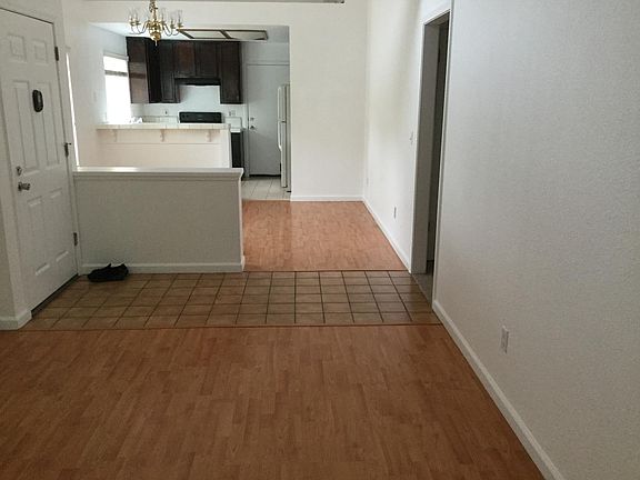 3rd image of 1530 Fairway Green Cir