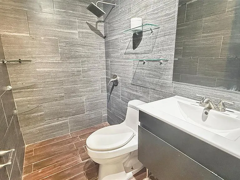 9 L Calle Ext #6 — Photo 5