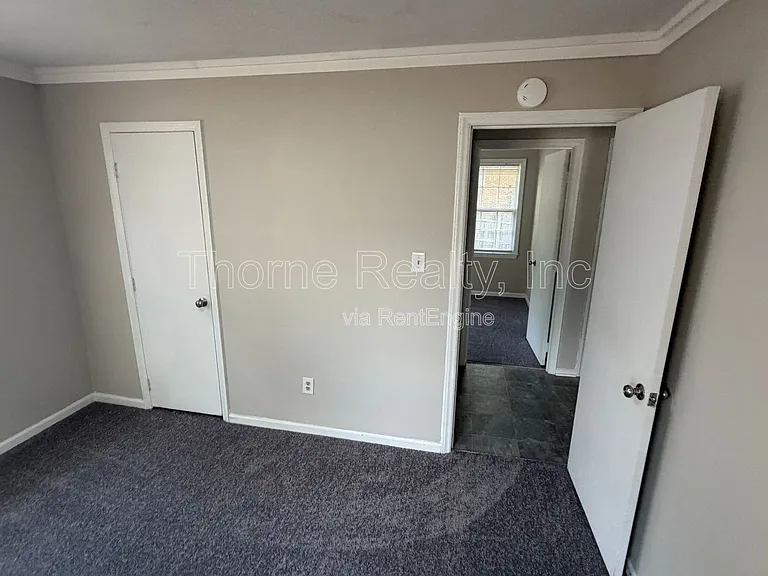 1420 Barnes St — Photo 5