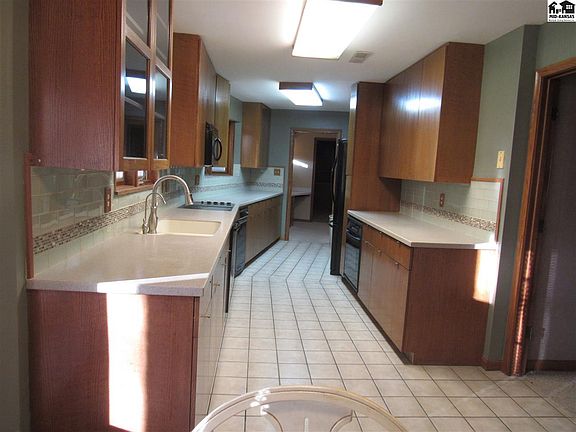 4th image of 3252 N Halstead St