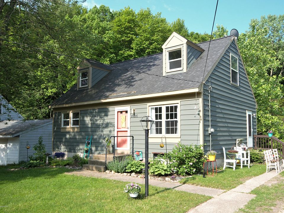 1st image of 10816 Woodbushe Dr SE