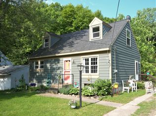10816 Woodbushe Dr SE, Lowell, MI 49331