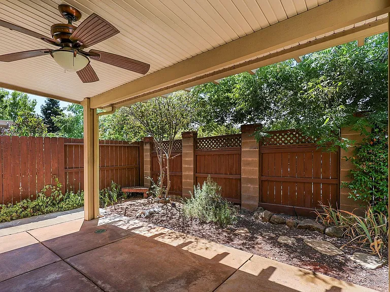 2035 Vienna Way — Photo 22