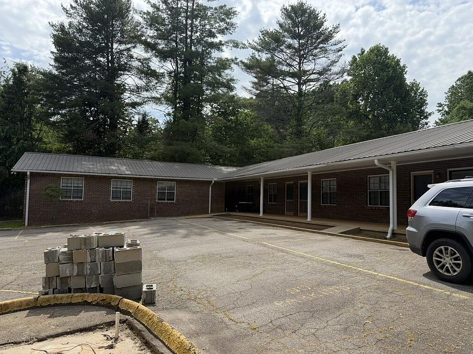 1st image of 185 Moss Ln