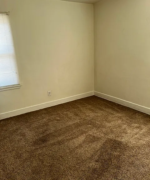 162 S Beverly St — Photo 13